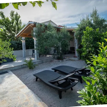 Vila Kosta * Krk Town